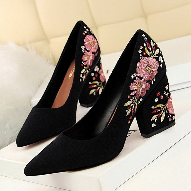 Flower Embroider Women High Heel Shoes 2019 Spring Women Pumps Fashion Women Wedding Shoes Black Women Office Shoe Sexy Stiletto