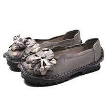 Load image into Gallery viewer, New Autumn Flowers Handmade Shoes Women&#39;s Floral Soft Flat Bottom Casual Shoes Folk Style  Moccasins Women Genuine Leather Shoes