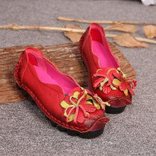 Load image into Gallery viewer, New Autumn Flowers Handmade Shoes Women&#39;s Floral Soft Flat Bottom Casual Shoes Folk Style  Moccasins Women Genuine Leather Shoes