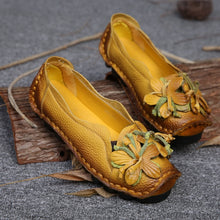 Load image into Gallery viewer, New Autumn Flowers Handmade Shoes Women&#39;s Floral Soft Flat Bottom Casual Shoes Folk Style  Moccasins Women Genuine Leather Shoes