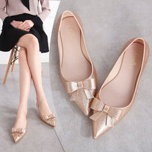 Load image into Gallery viewer, EOEODOIT 2019 Summer Jelly Flats Women Beach Sand Soft Pointy Toe Flat Heel Sandals Women Rain Shoes Bowknot Slide Resistance