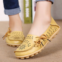 Load image into Gallery viewer, Women Flat Soft Genuine Leather Shoes Woman Loafers Slip On Driver Mocassin Femme Breathable Summer Flats Women Leather Shoes