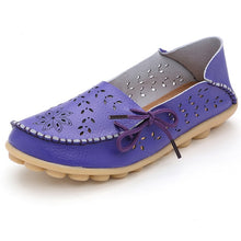 Load image into Gallery viewer, Women Flat Soft Genuine Leather Shoes Woman Loafers Slip On Driver Mocassin Femme Breathable Summer Flats Women Leather Shoes